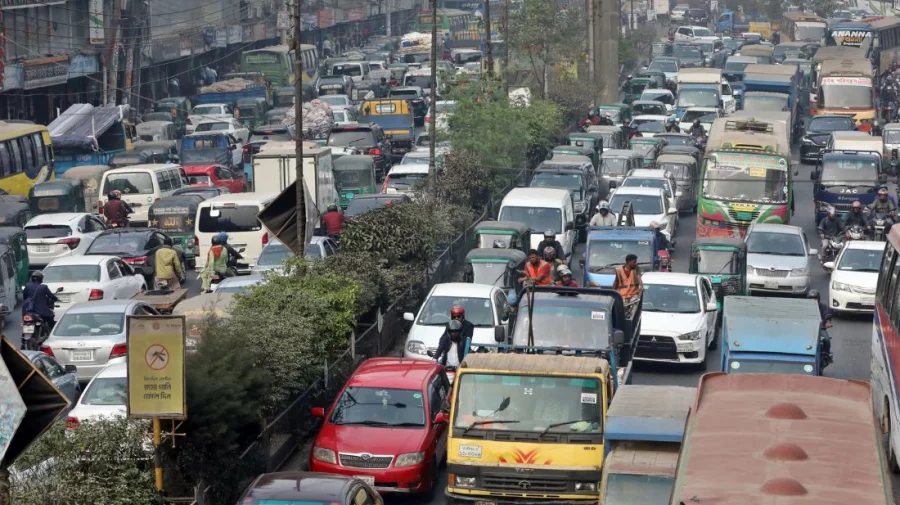 Dhaka sees heavier morning traffic as offices open on Saturday