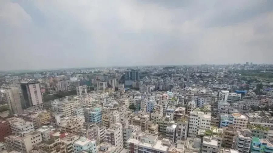 Dhaka’s air turns ‘moderate’ on Monday morning