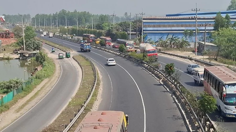 Govt to regulate vehicular movements on highways to ensure safe Eid journey