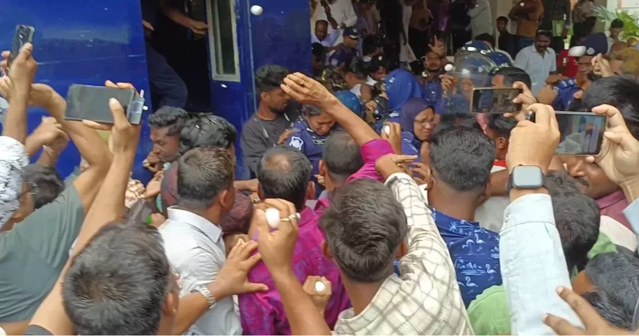Momtaz faces public outrage at Manikganj court as eggs hurled at her