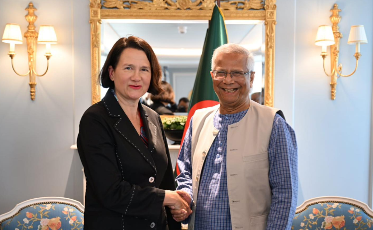 Catherine West calls on Prof Yunus in London
