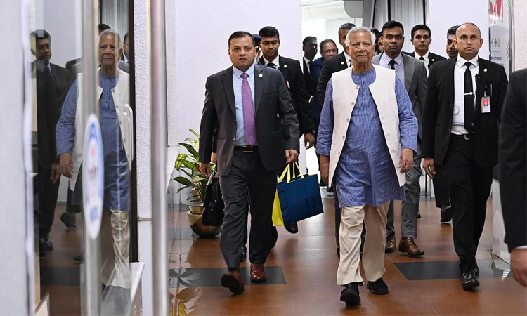 CA returns home from London