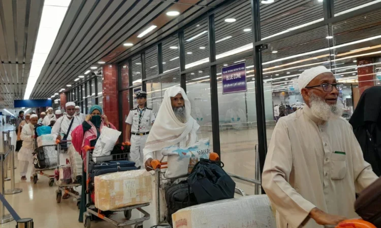23,659 Bangladeshi Hajis return home